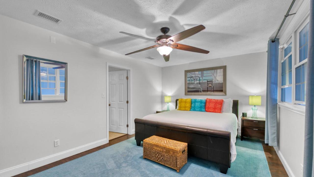 Crystal Villas 12B - Updated 2 Bedroom With Loft Beach Front Condo In The Heart Of Destin Exterior photo